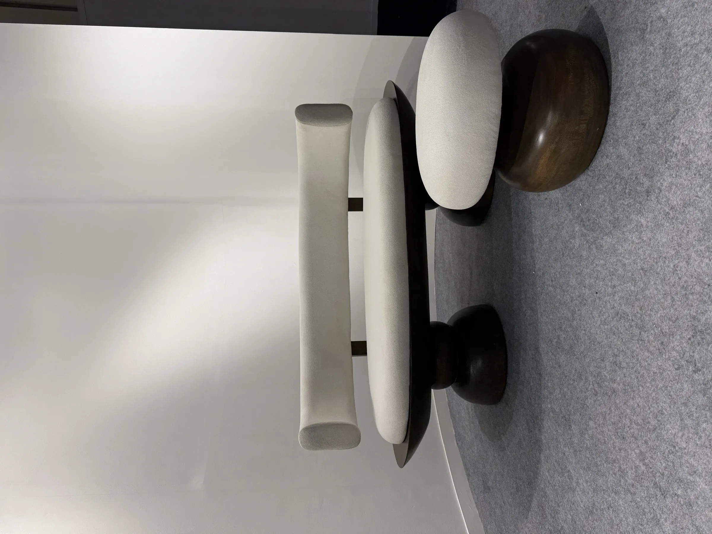 Contour Pebble Bench - detail view